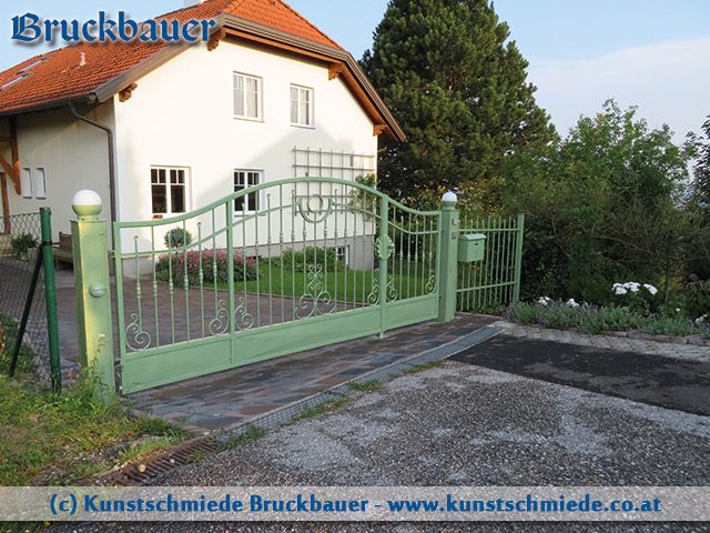 Edelstahl-Tor